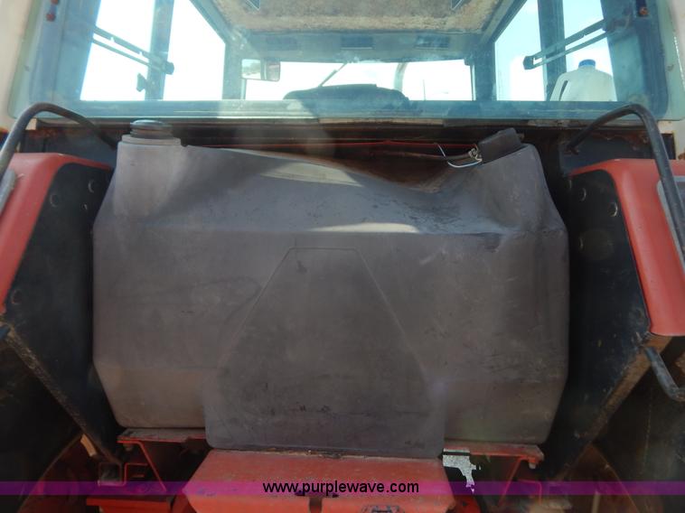 image for item G3406 International F986 tractor