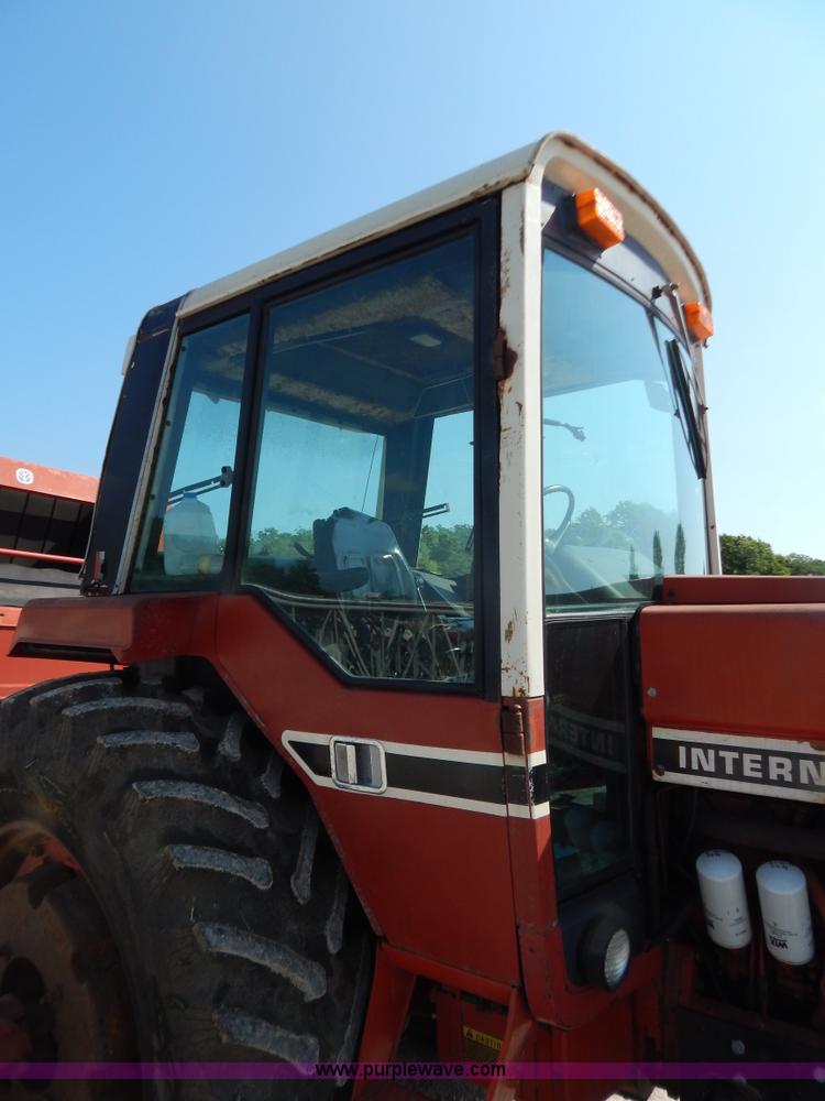 image for item G3406 International F986 tractor