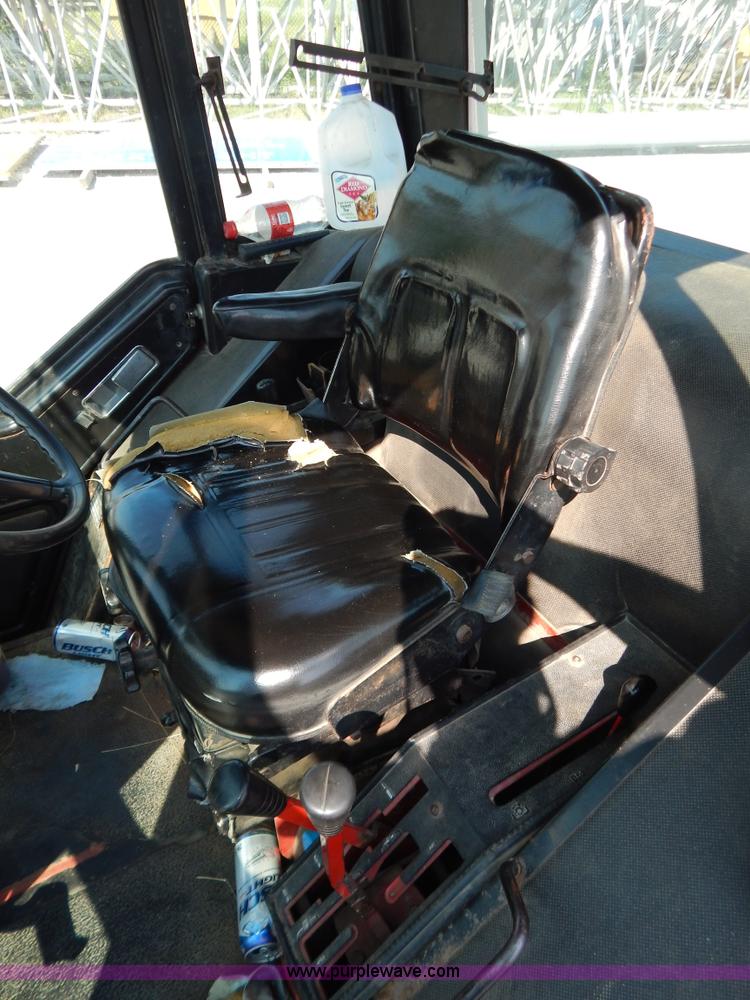 image for item G3406 International F986 tractor