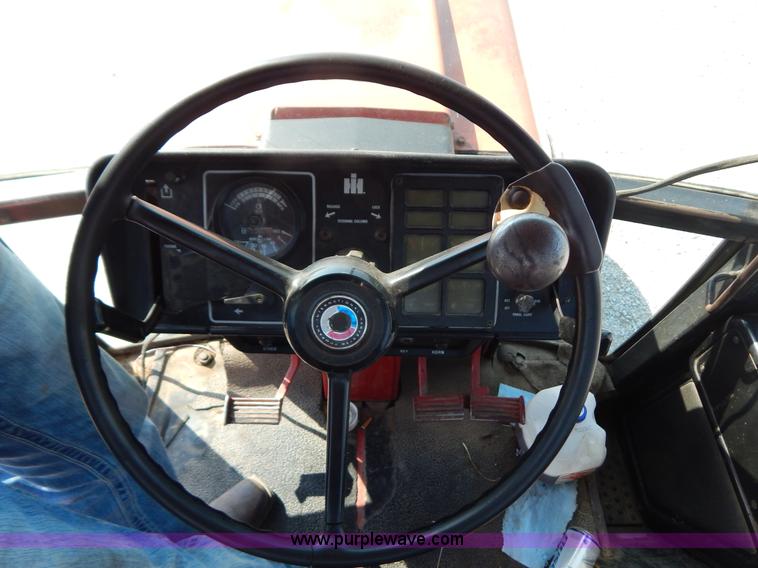 image for item G3406 International F986 tractor