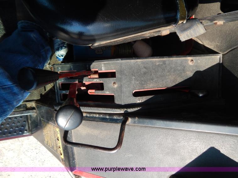 image for item G3406 International F986 tractor