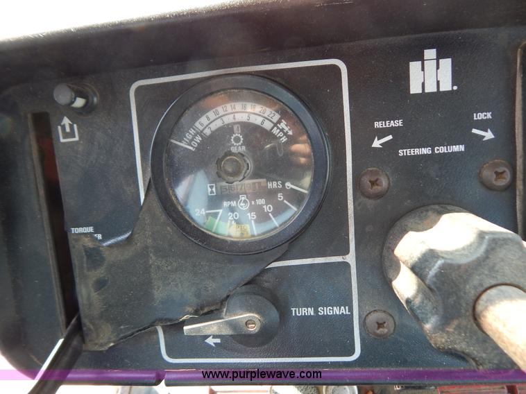 image for item G3406 International F986 tractor