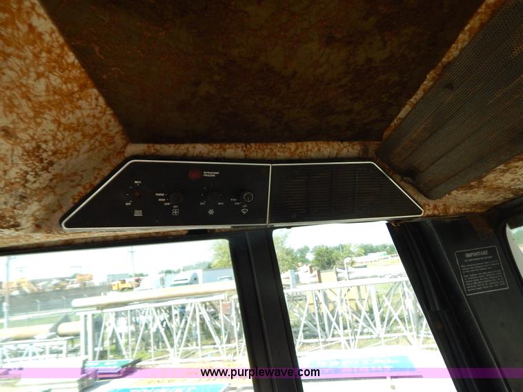 image for item G3406 International F986 tractor