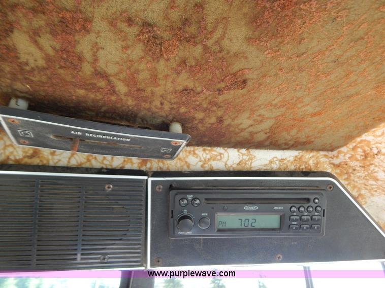 image for item G3406 International F986 tractor