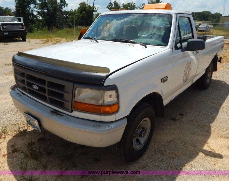 image for item G3480 1996 Ford F150 XL pickup truck