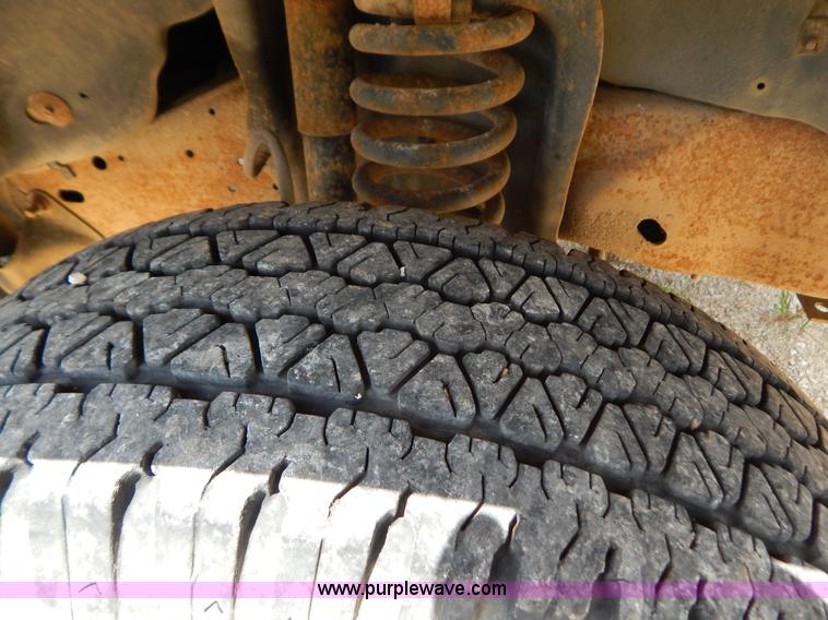 image for item G3480 1996 Ford F150 XL pickup truck