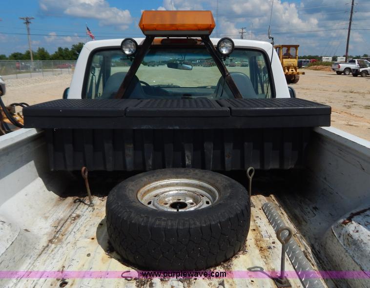 image for item G3480 1996 Ford F150 XL pickup truck