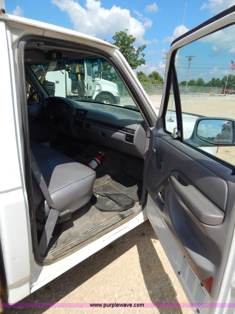 image for item G3480 1996 Ford F150 XL pickup truck