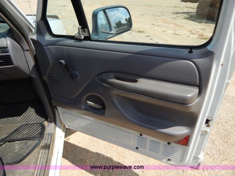 image for item G3480 1996 Ford F150 XL pickup truck