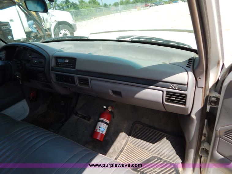 image for item G3480 1996 Ford F150 XL pickup truck