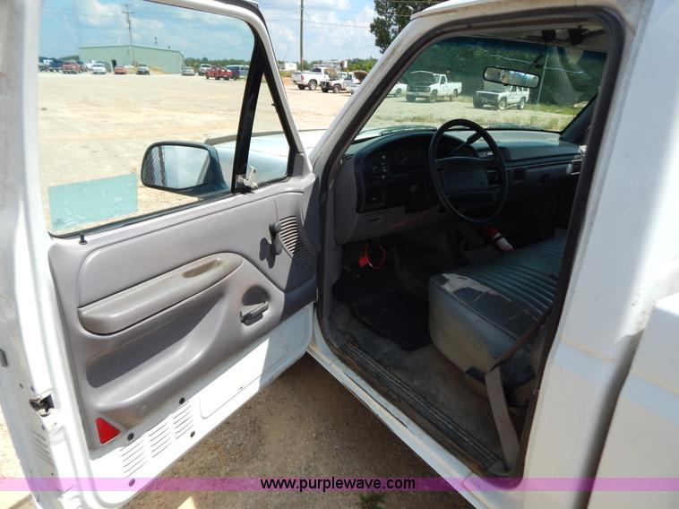 image for item G3480 1996 Ford F150 XL pickup truck