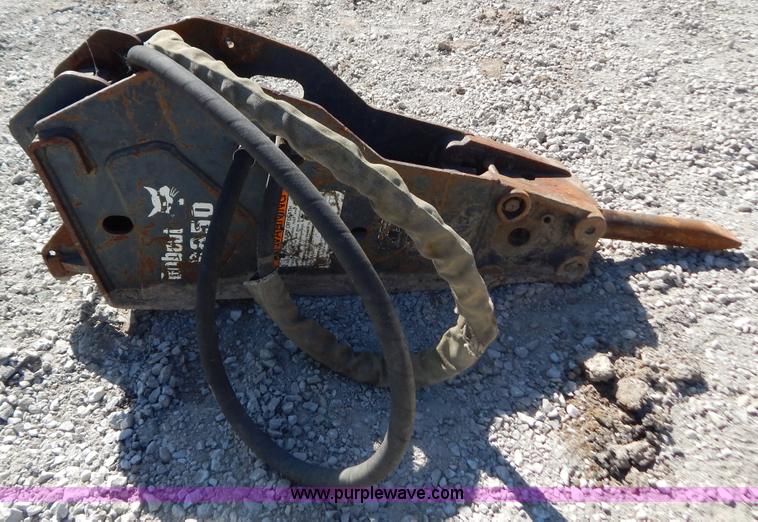 image for item G3489 Bobcat B850 hydraulic hammer