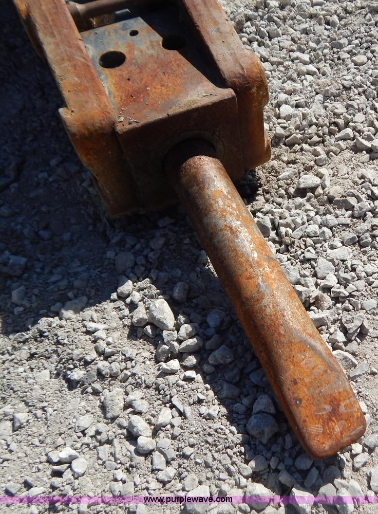 image for item G3489 Bobcat B850 hydraulic hammer