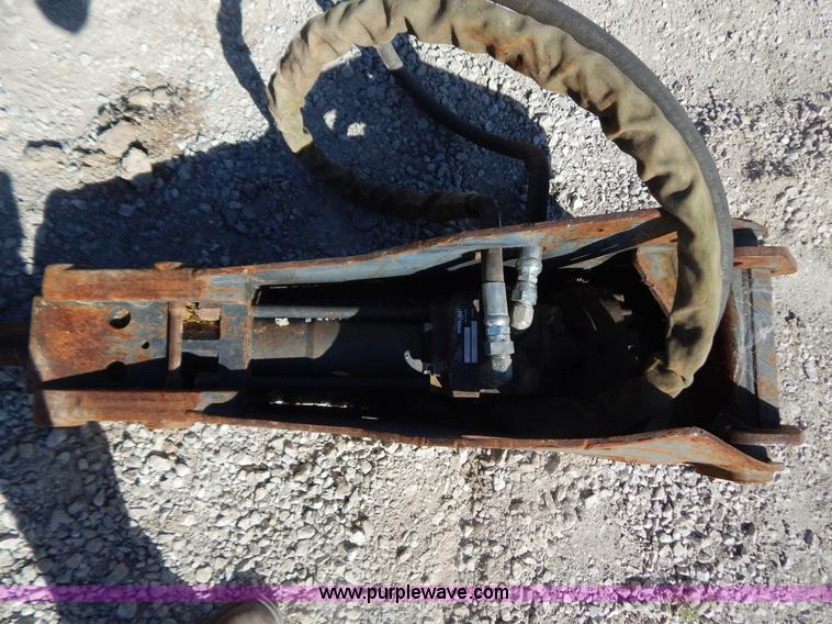 image for item G3489 Bobcat B850 hydraulic hammer