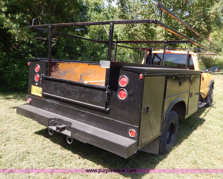 image for item G3499 2001 Chevrolet Silverado 3500 LS utility truck
