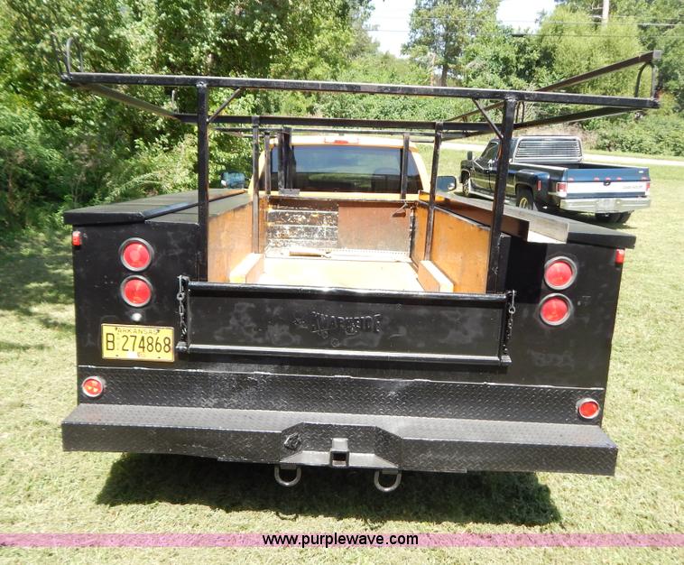 image for item G3499 2001 Chevrolet Silverado 3500 LS utility truck