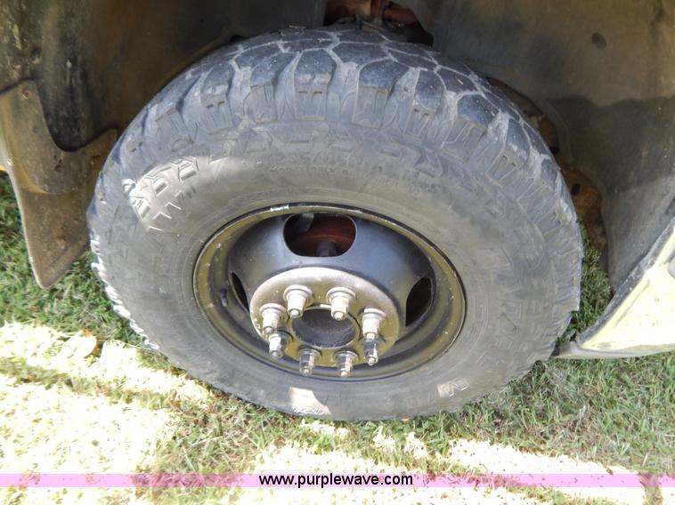 image for item G3499 2001 Chevrolet Silverado 3500 LS utility truck