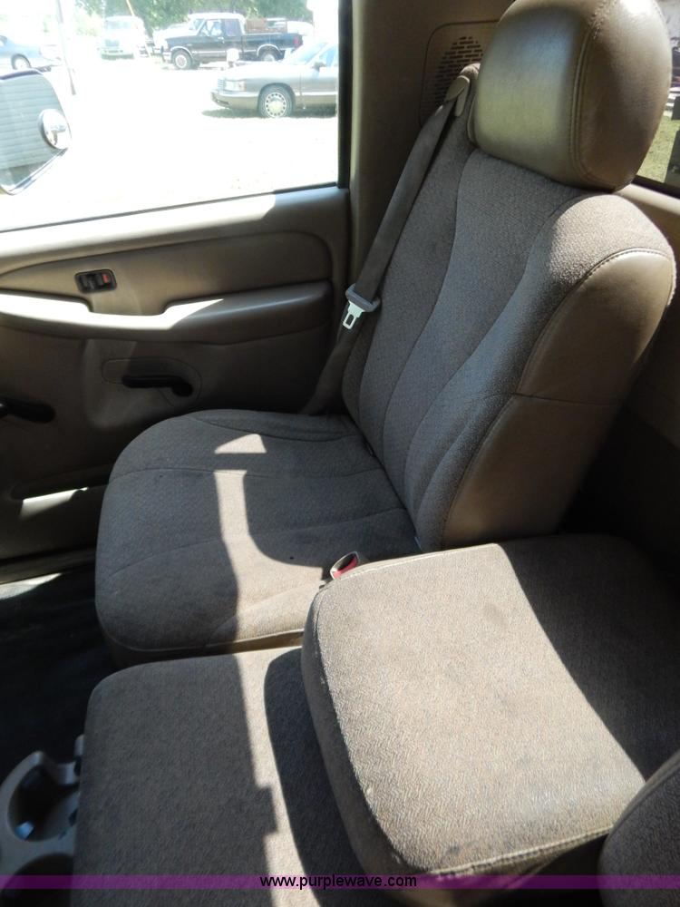 image for item G3499 2001 Chevrolet Silverado 3500 LS utility truck