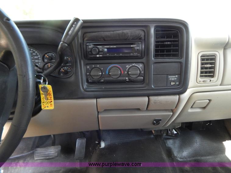 image for item G3499 2001 Chevrolet Silverado 3500 LS utility truck