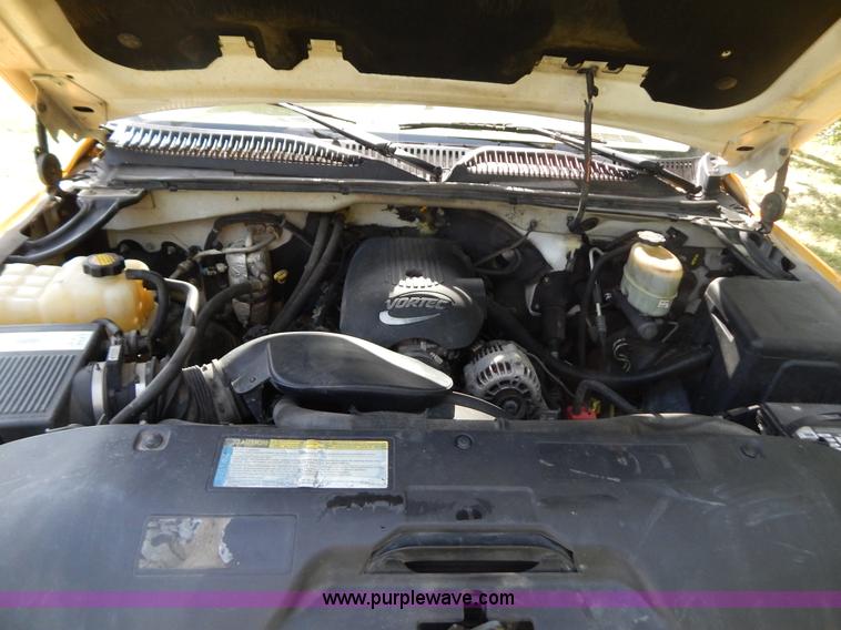 image for item G3499 2001 Chevrolet Silverado 3500 LS utility truck