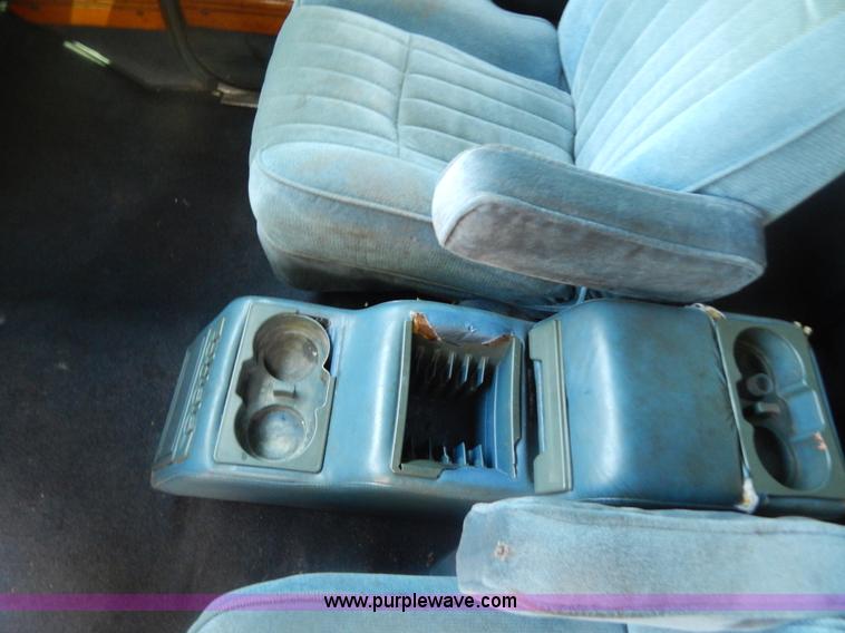 image for item G3500 1986 Chevrolet C30 pickup truck