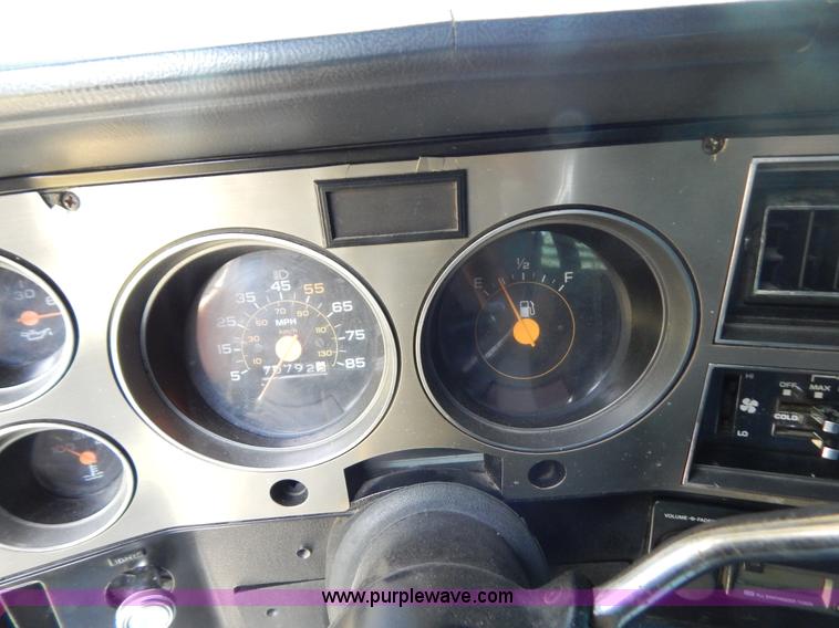 image for item G3500 1986 Chevrolet C30 pickup truck