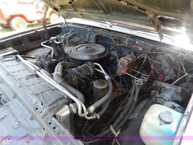 image for item G3500 1986 Chevrolet C30 pickup truck