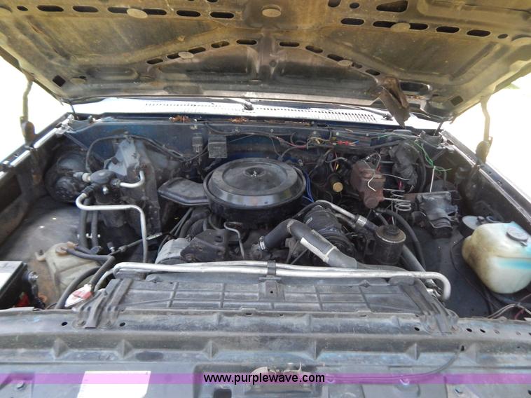 image for item G3500 1986 Chevrolet C30 pickup truck