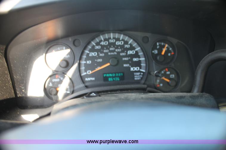 image for item G4050 2004 Chevrolet Express 1500 van