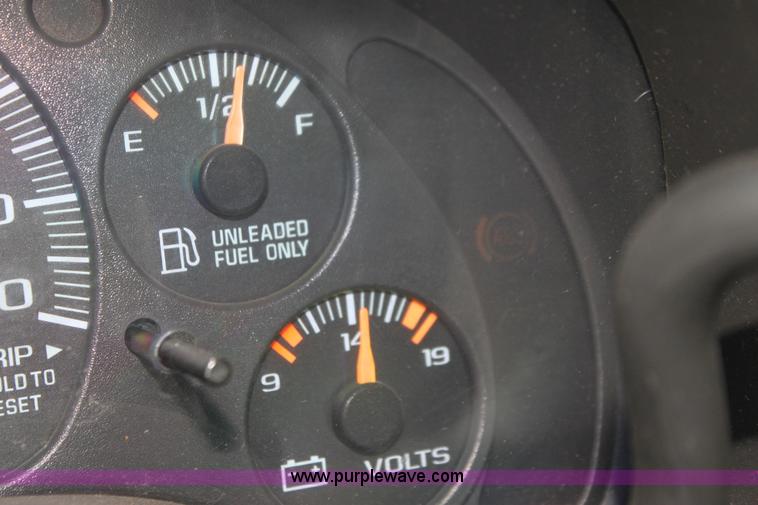 image for item G4052 2001 Chevrolet Express 1500 van