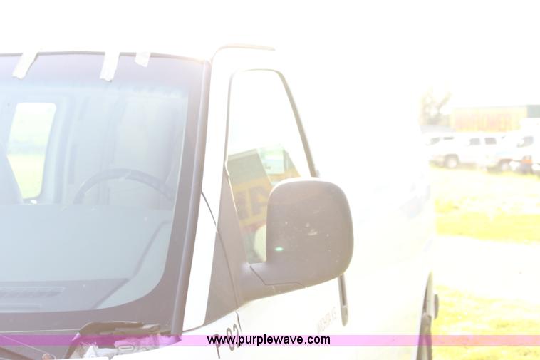 image for item G4052 2001 Chevrolet Express 1500 van