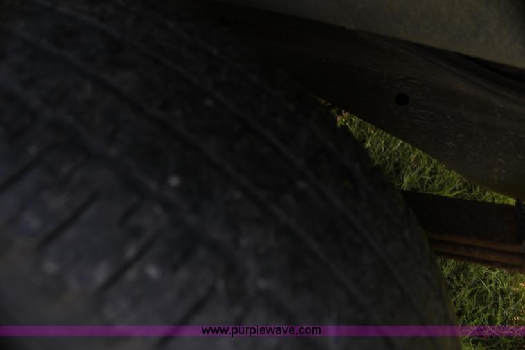 image for item G4052 2001 Chevrolet Express 1500 van