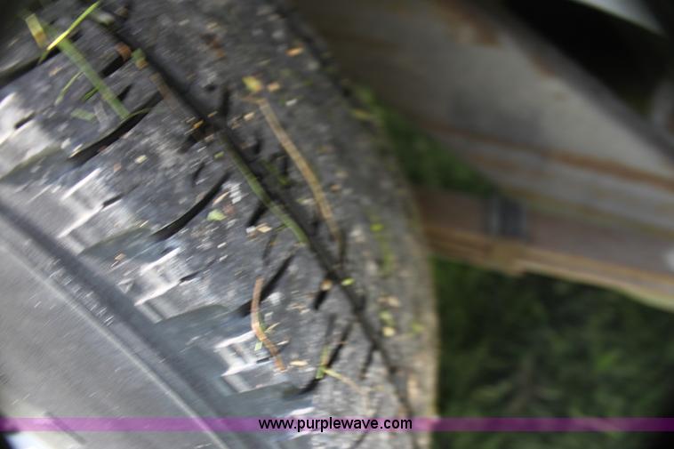 image for item G4052 2001 Chevrolet Express 1500 van