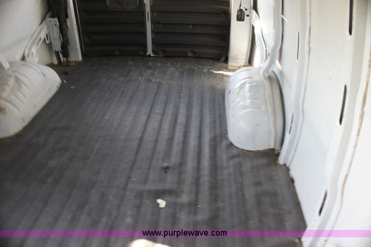 image for item G4053 2001 Chevrolet Express 1500 van