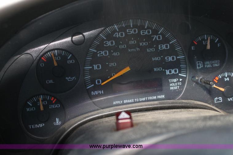 image for item G4053 2001 Chevrolet Express 1500 van