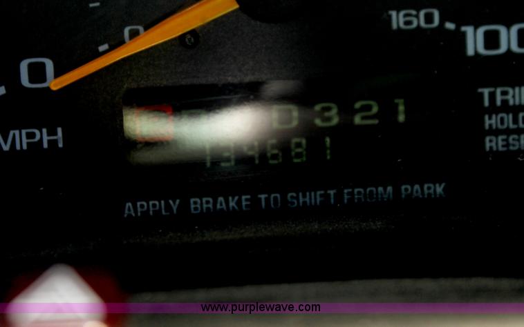 image for item G4053 2001 Chevrolet Express 1500 van