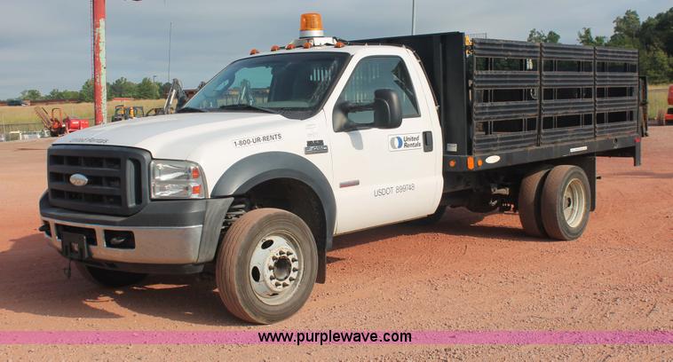 image for item H3503 2006 Ford F450 XL Super Duty stake bed truck