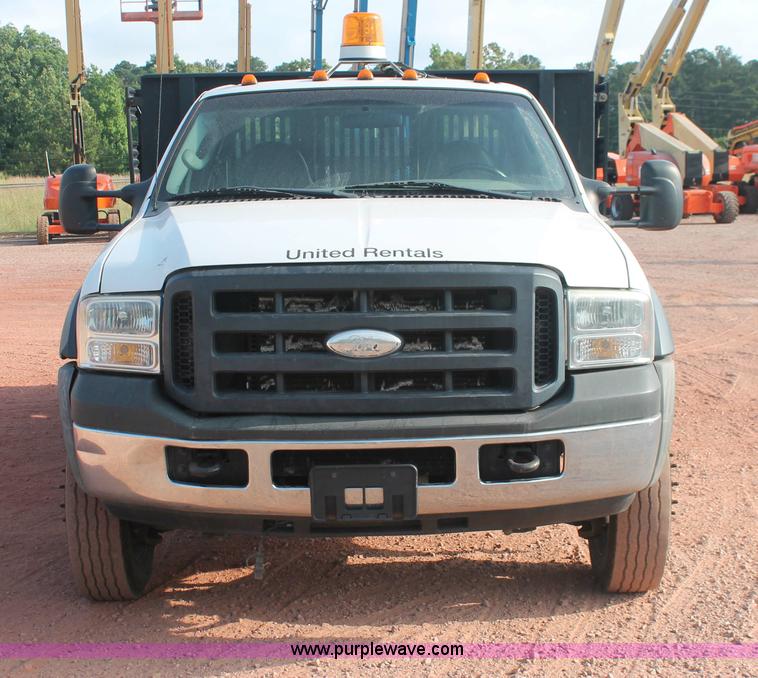 image for item H3503 2006 Ford F450 XL Super Duty stake bed truck