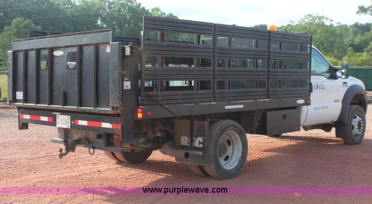 image for item H3503 2006 Ford F450 XL Super Duty stake bed truck