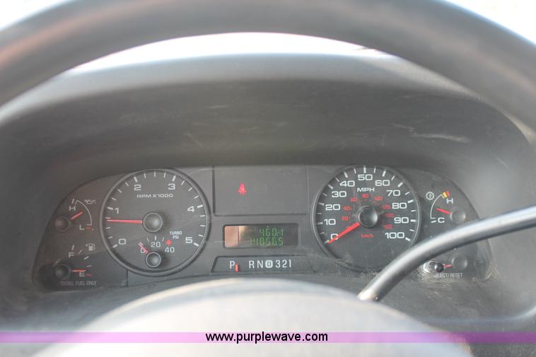 image for item H3503 2006 Ford F450 XL Super Duty stake bed truck