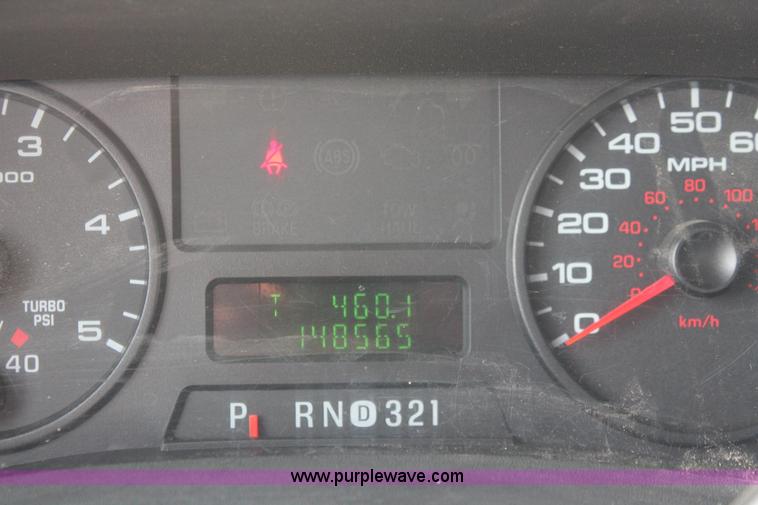 image for item H3503 2006 Ford F450 XL Super Duty stake bed truck