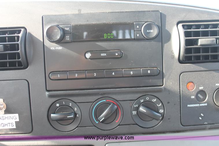 image for item H3503 2006 Ford F450 XL Super Duty stake bed truck