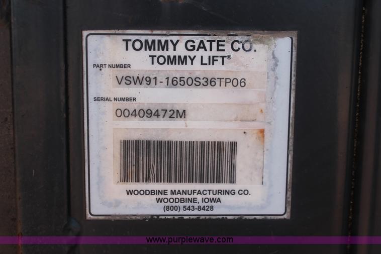 image for item H3503 2006 Ford F450 XL Super Duty stake bed truck