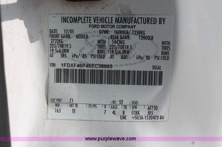 image for item H3503 2006 Ford F450 XL Super Duty stake bed truck