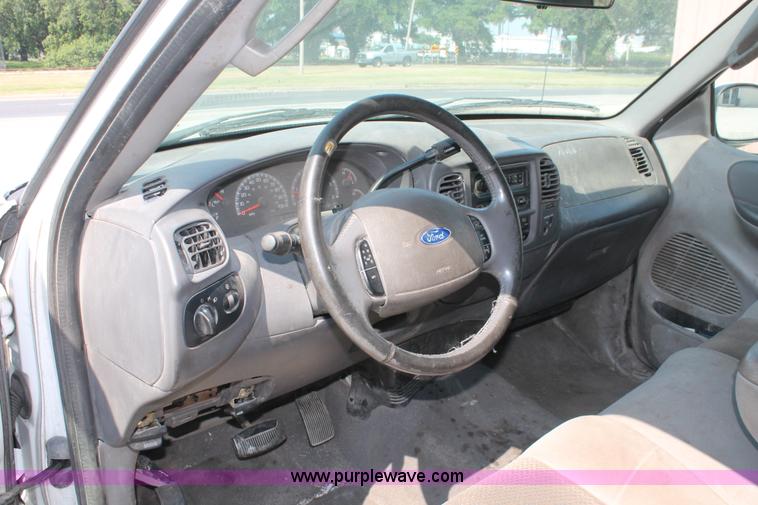 image for item H3513 2003 Ford F150 XLT SuperCab pickup truck