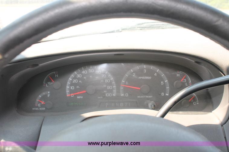 image for item H3513 2003 Ford F150 XLT SuperCab pickup truck