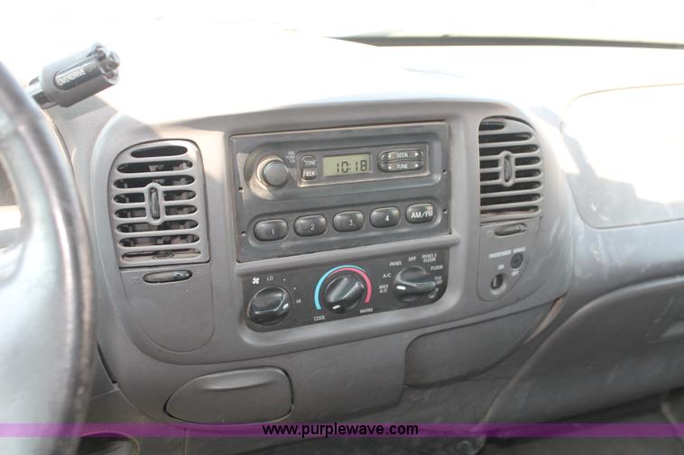 image for item H3513 2003 Ford F150 XLT SuperCab pickup truck