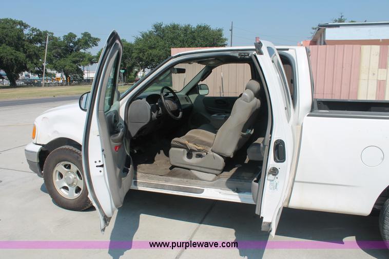 image for item H3513 2003 Ford F150 XLT SuperCab pickup truck