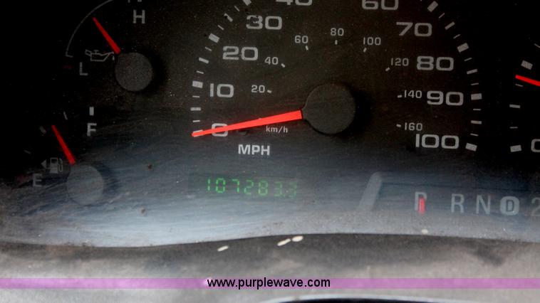 image for item H3516 2003 Ford F250 Super Duty Crew Cab pickup truck