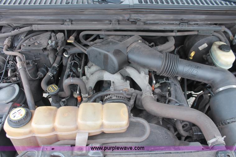 image for item H3516 2003 Ford F250 Super Duty Crew Cab pickup truck